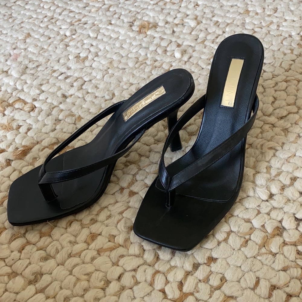 Billini flip flop heels